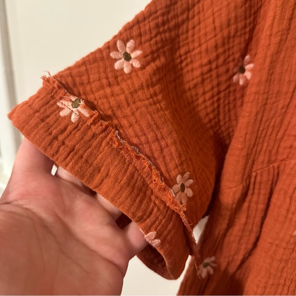 New'm V-Neck Ruffle Blouse in Rust Orange Short Sleeves Floral Daisy | Sz Large - Picture 4 of 11